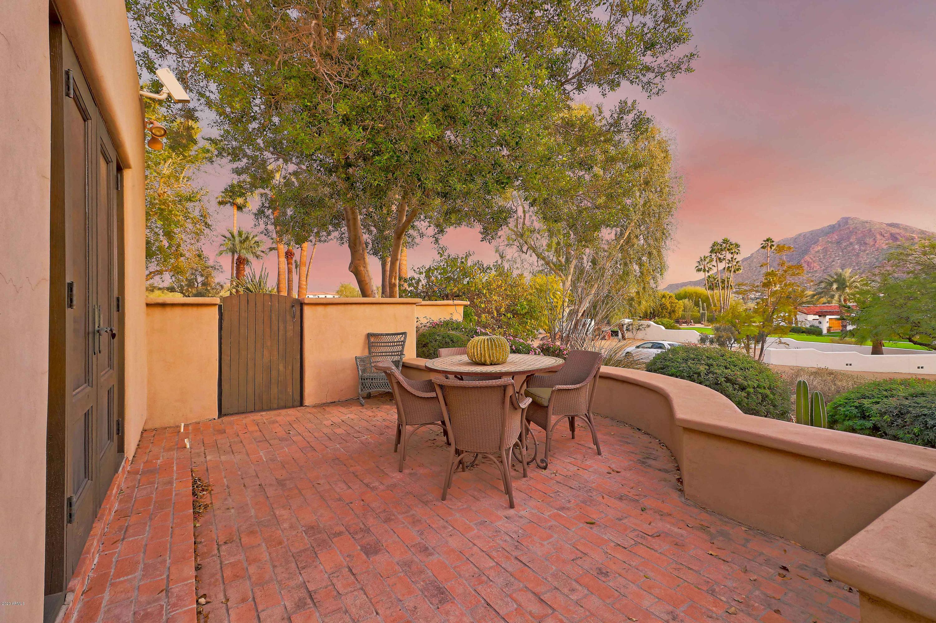 PARADISE HILLS - Residential