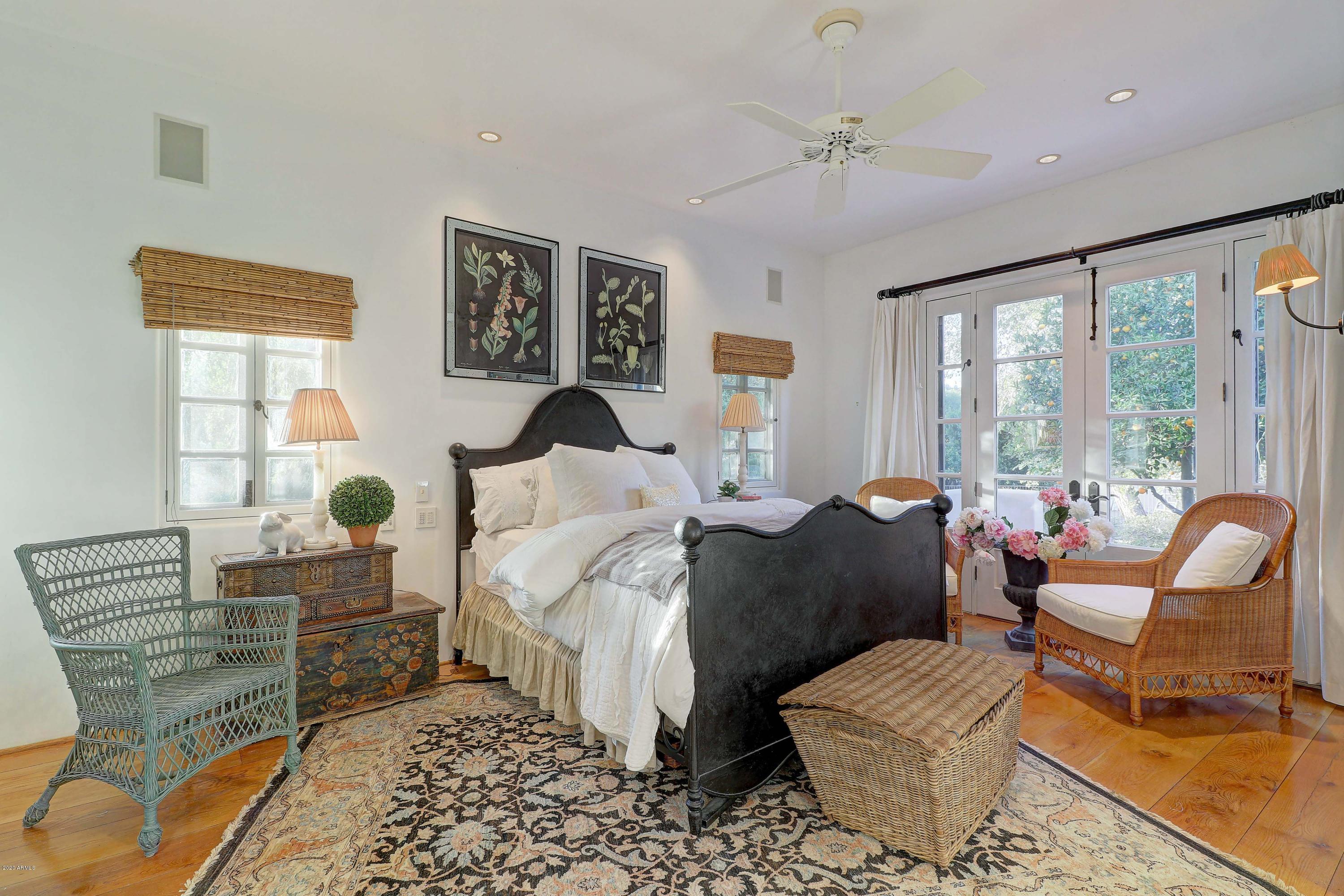 PARADISE HILLS - Residential