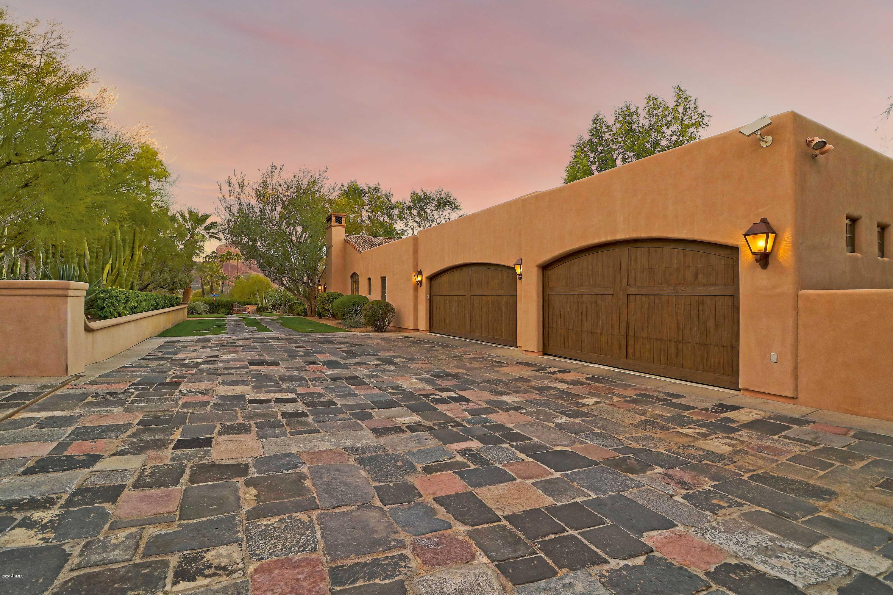 PARADISE HILLS - Residential