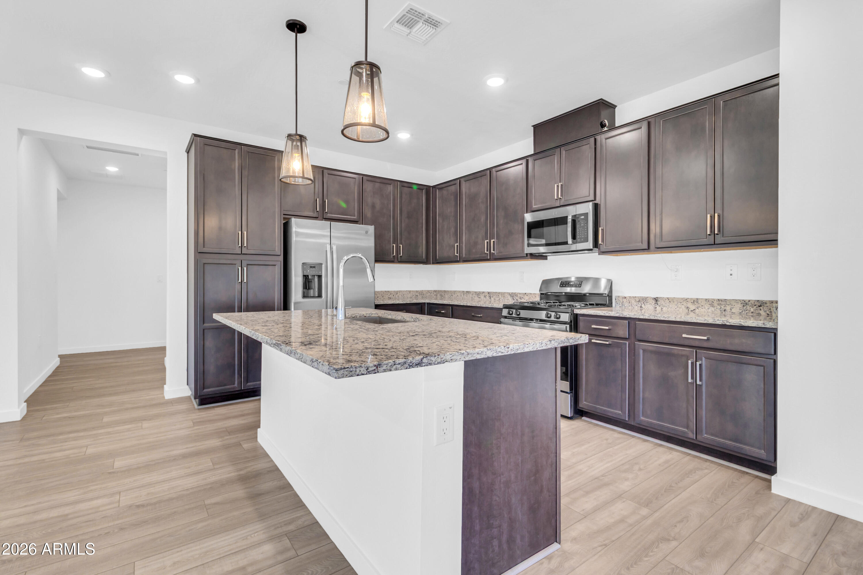 776 E DORAL Avenue 202