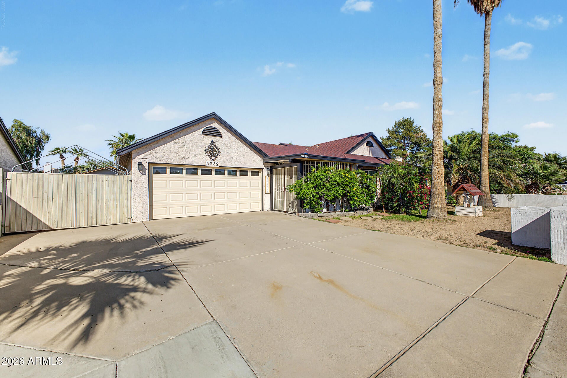 5232 W EUGIE Avenue