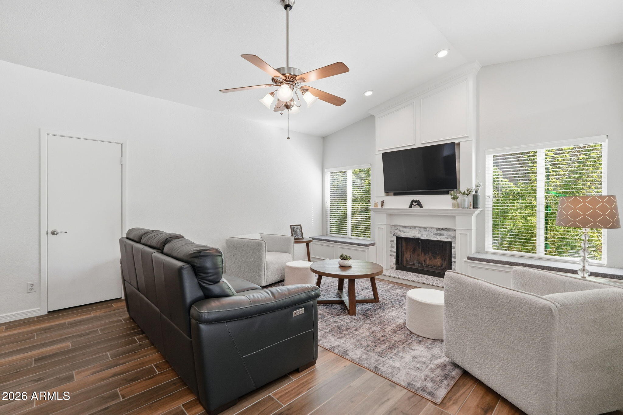 6823 E GRANDVIEW Drive