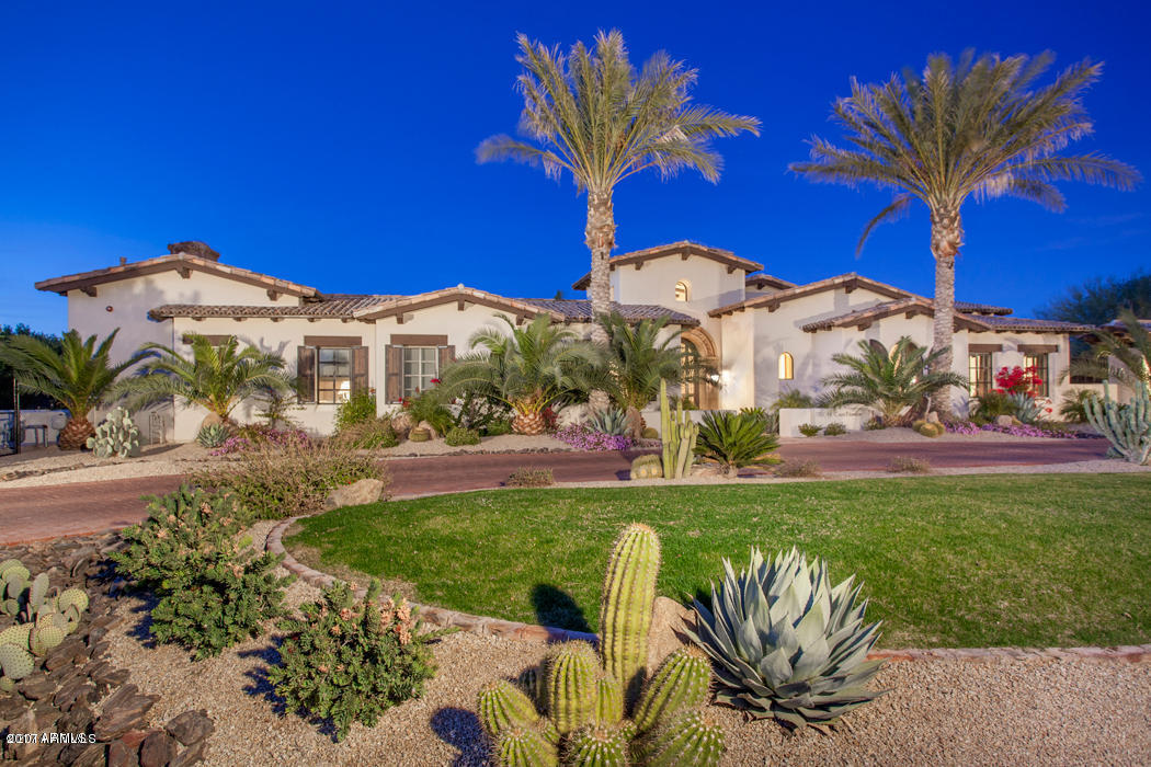 5761 N CASA BLANCA Drive