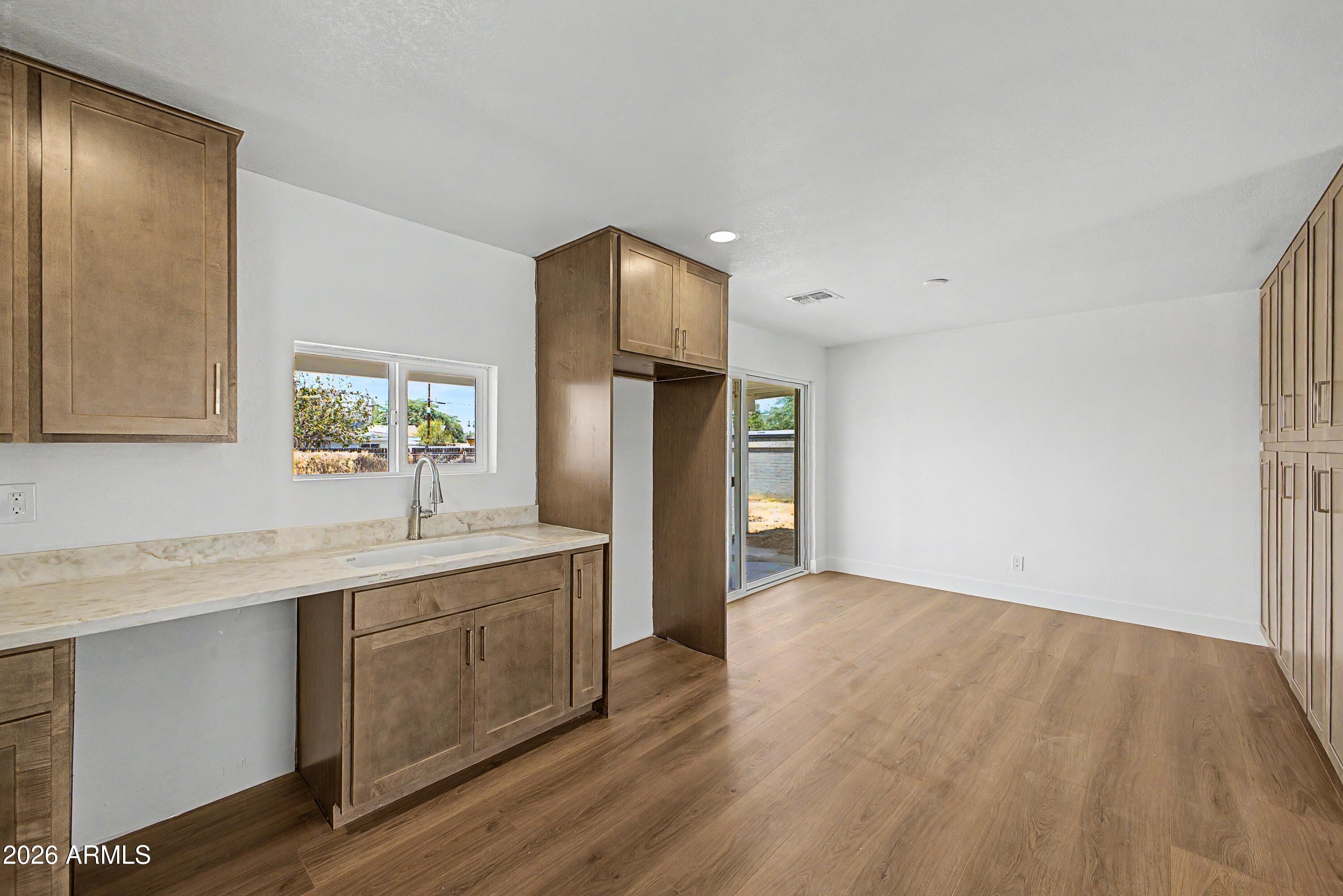 4542 N 50th Drive