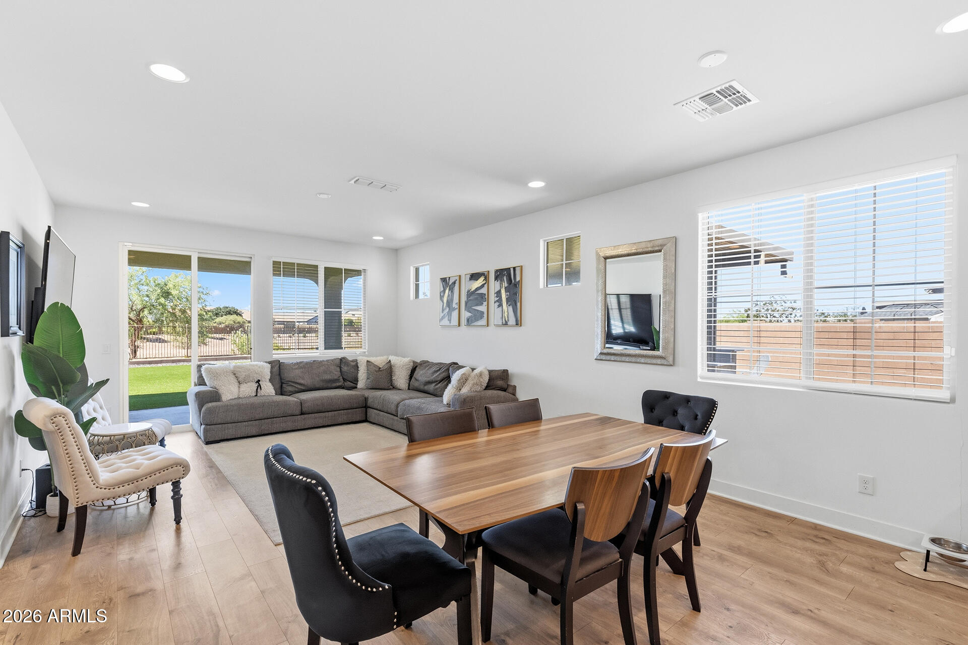 11018 E TESLA Avenue