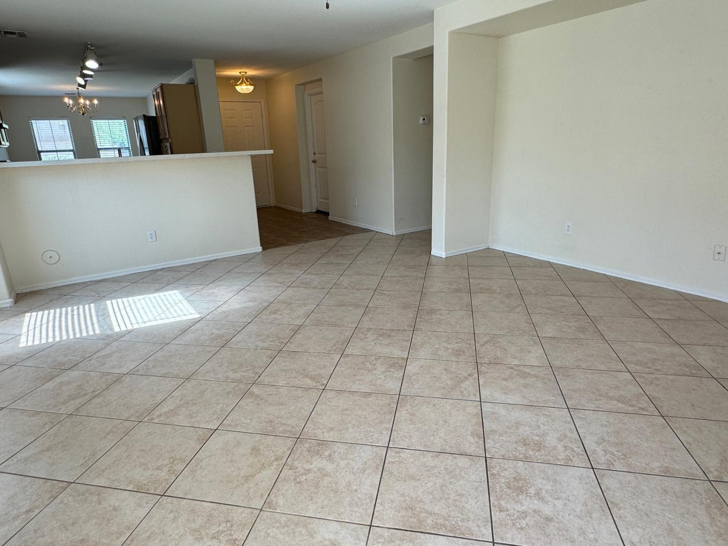 1522 W Lynne Lane