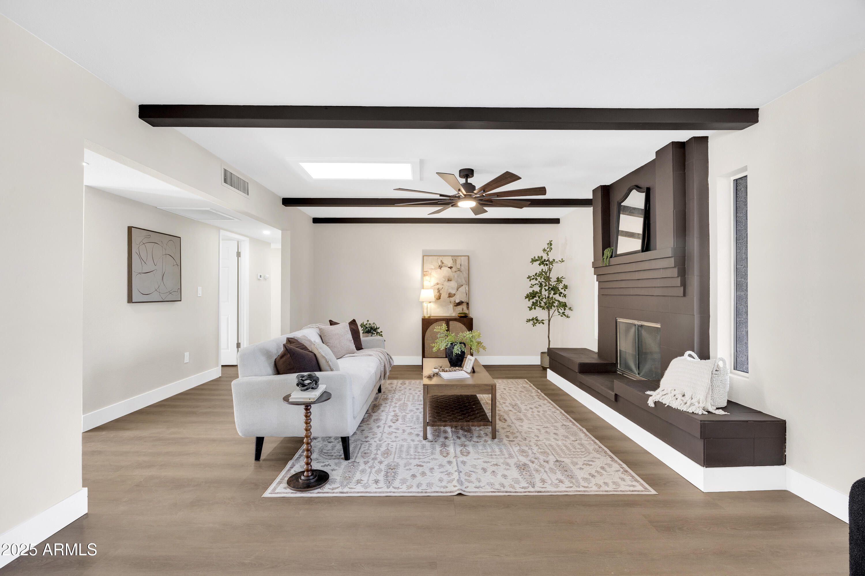 3828 E SAHUARO Drive