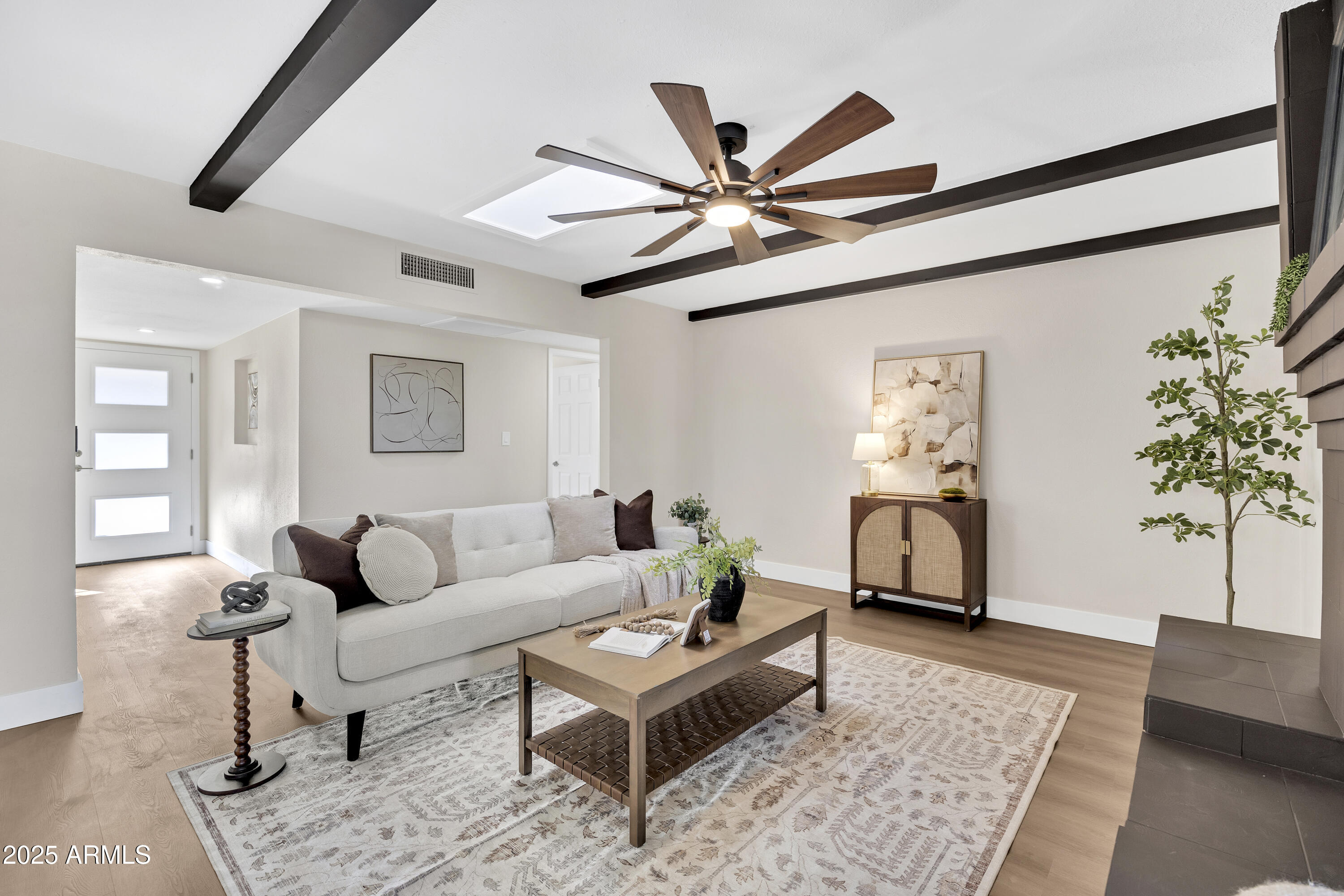 3828 E SAHUARO Drive