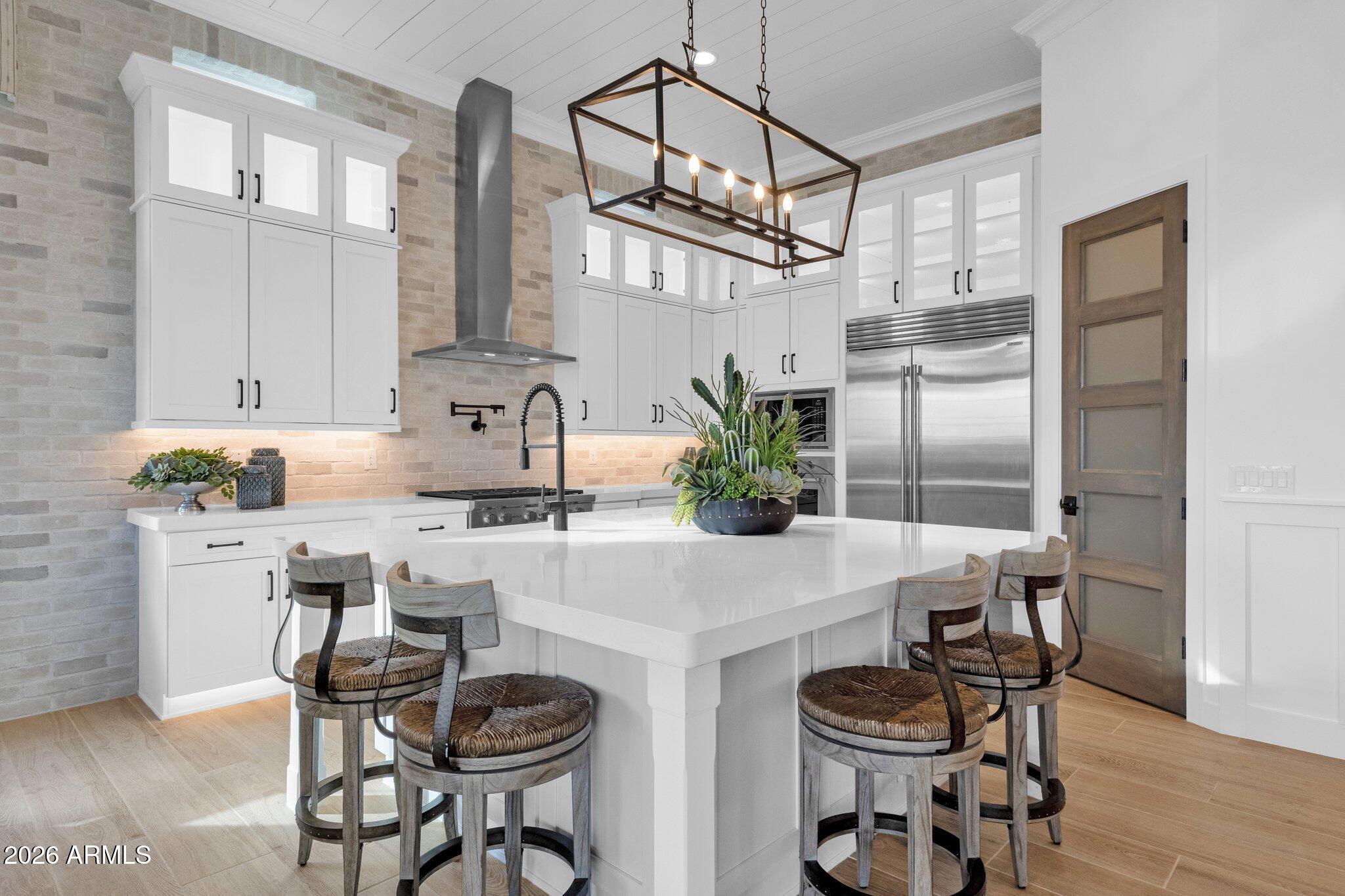 1070 E PEACH TREE Drive