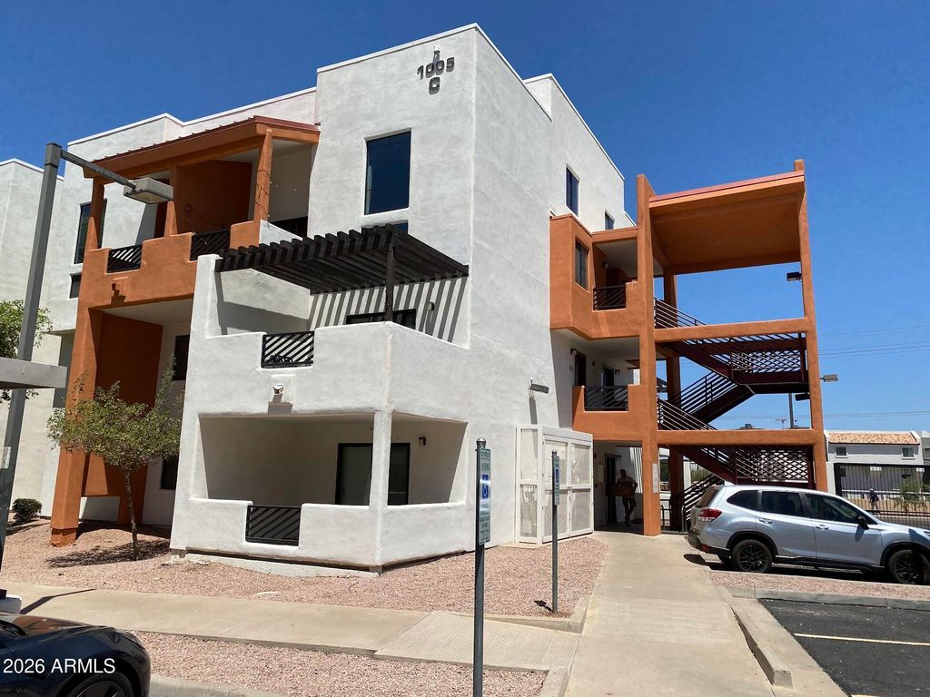 Photo of 1005 E 8th Street #1008, Tempe, AZ 85281 (MLS # 7022103)