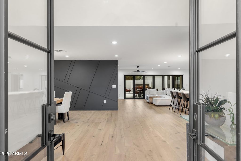 Photo of 4639 E Osborn Road, Phoenix, AZ 85018 (MLS # 7000106)