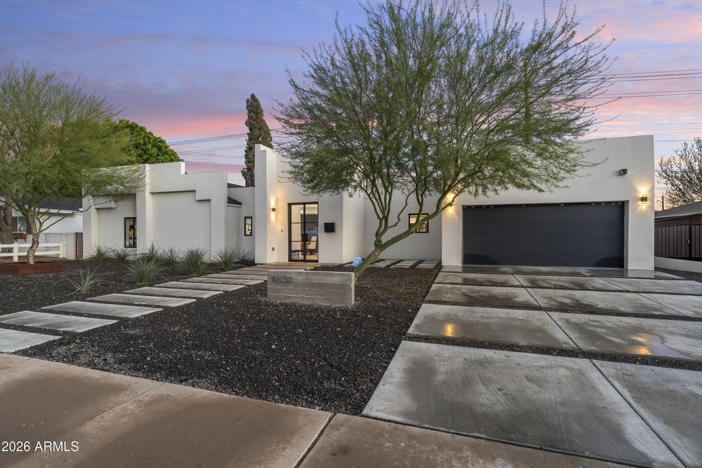 Photo of 4639 E Osborn Road, Phoenix, AZ 85018 (MLS # 7000106)