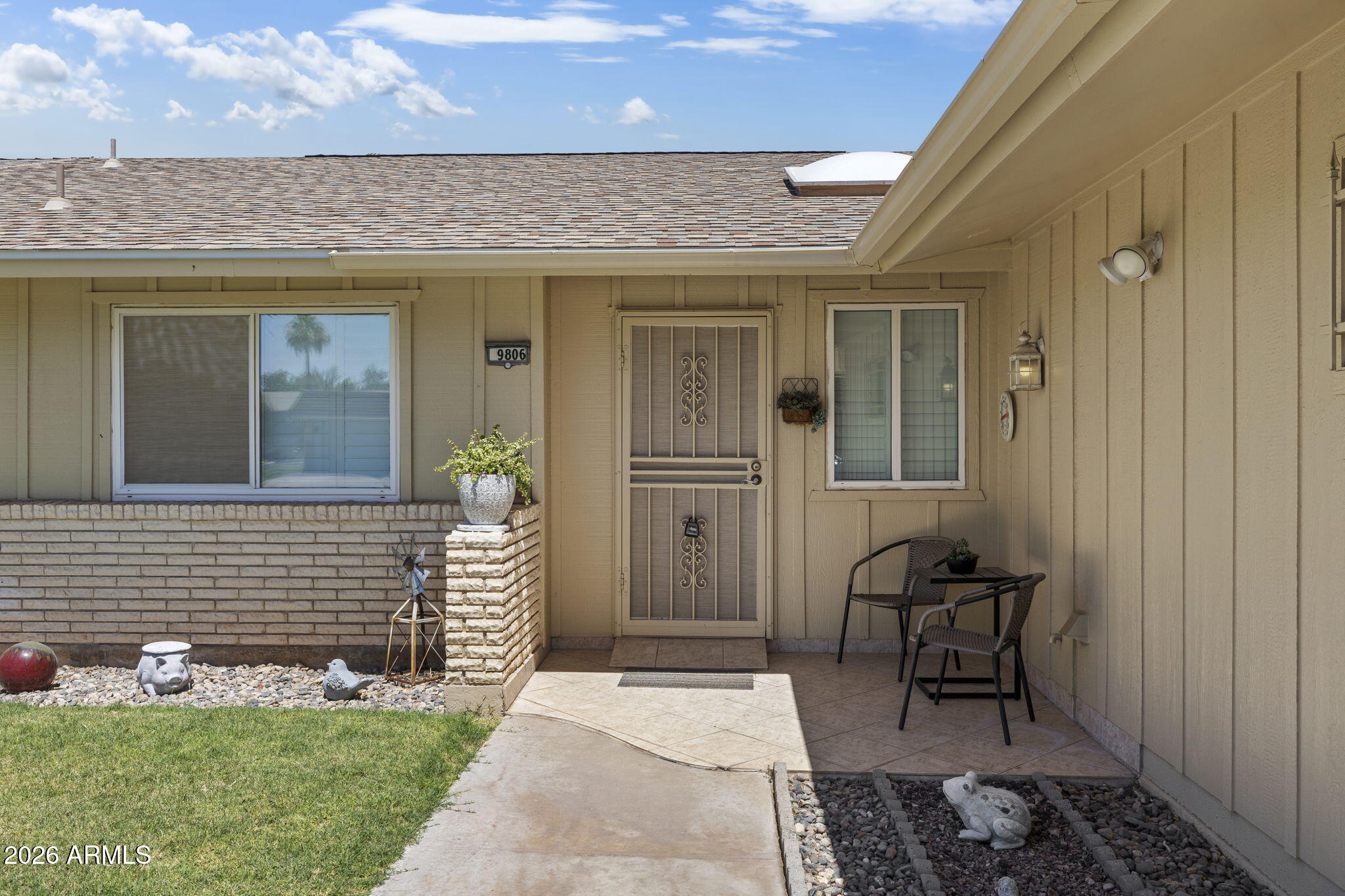 9806 N BALBOA Drive