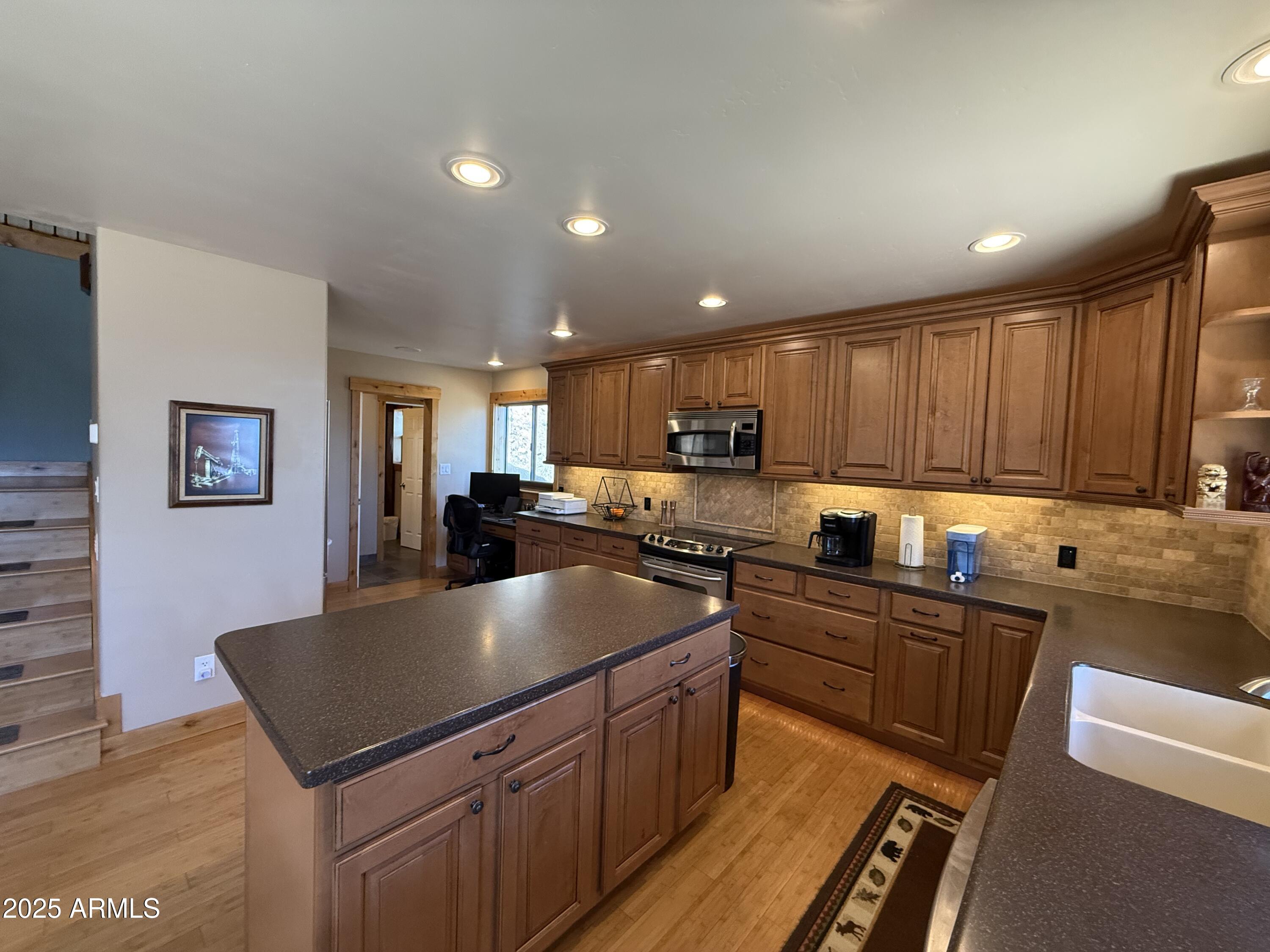 24930 S HORSETHIEF BASIN Road