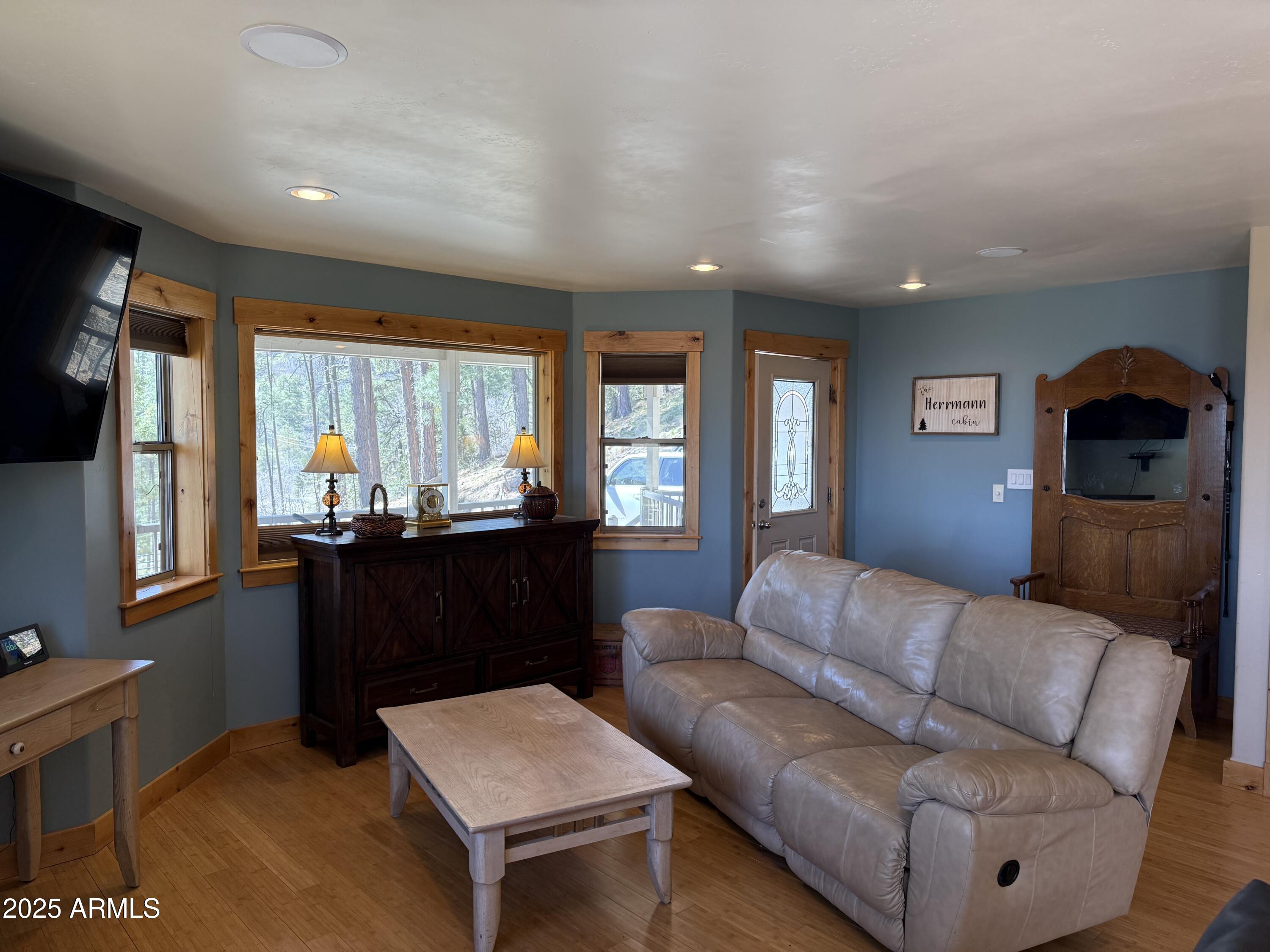 24930 S HORSETHIEF BASIN Road