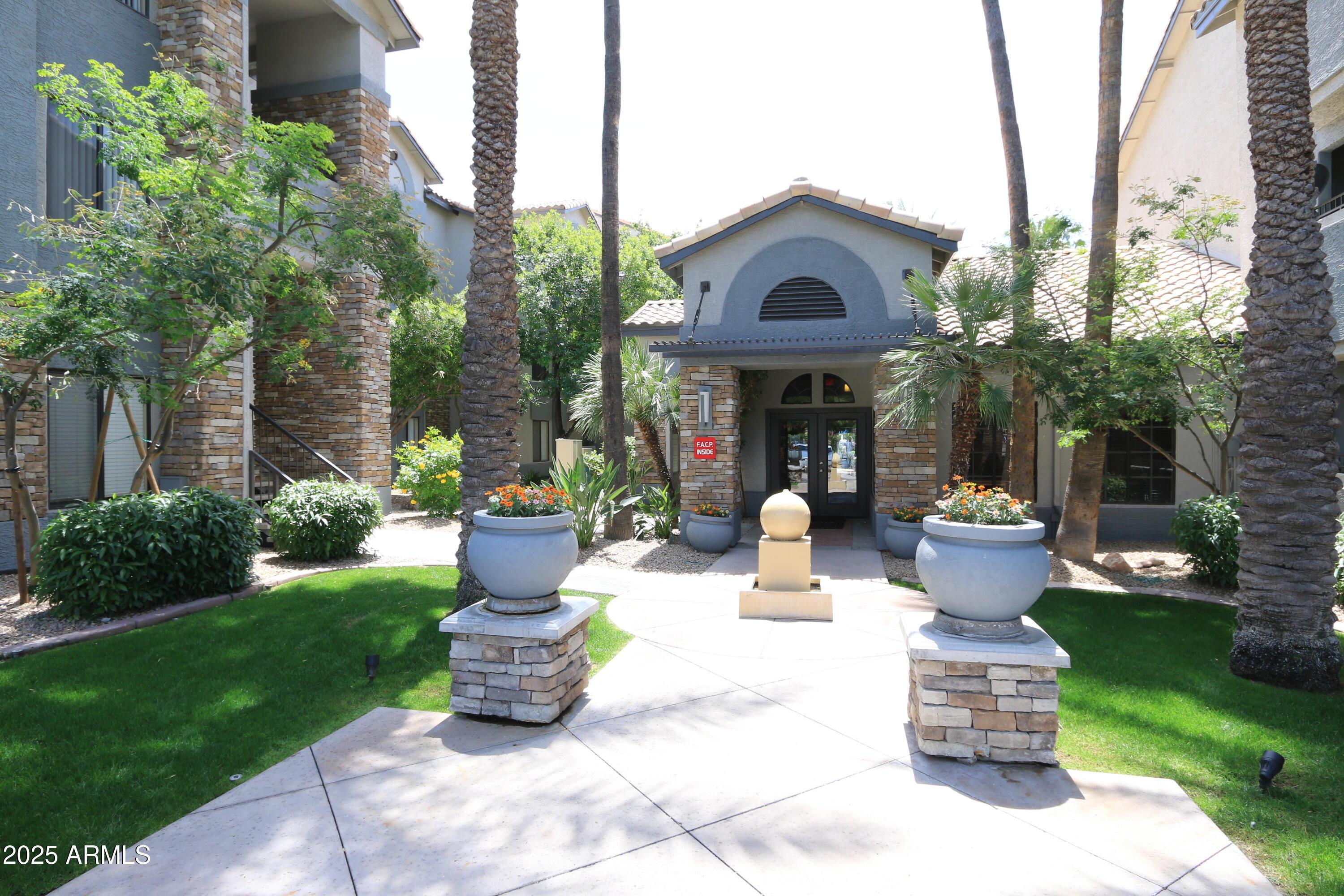 2025 E Campbell Avenue Apt 103