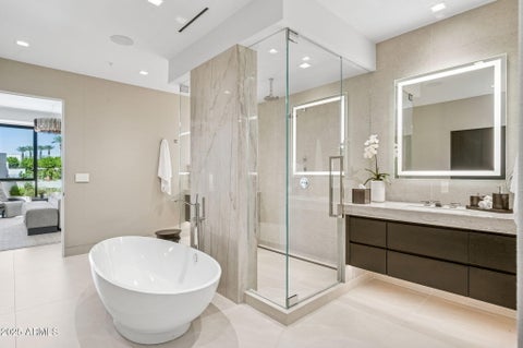 Photo of 6587 N Palmeraie Boulevard #2020, Paradise Valley, AZ 85253 (MLS # 6916368)