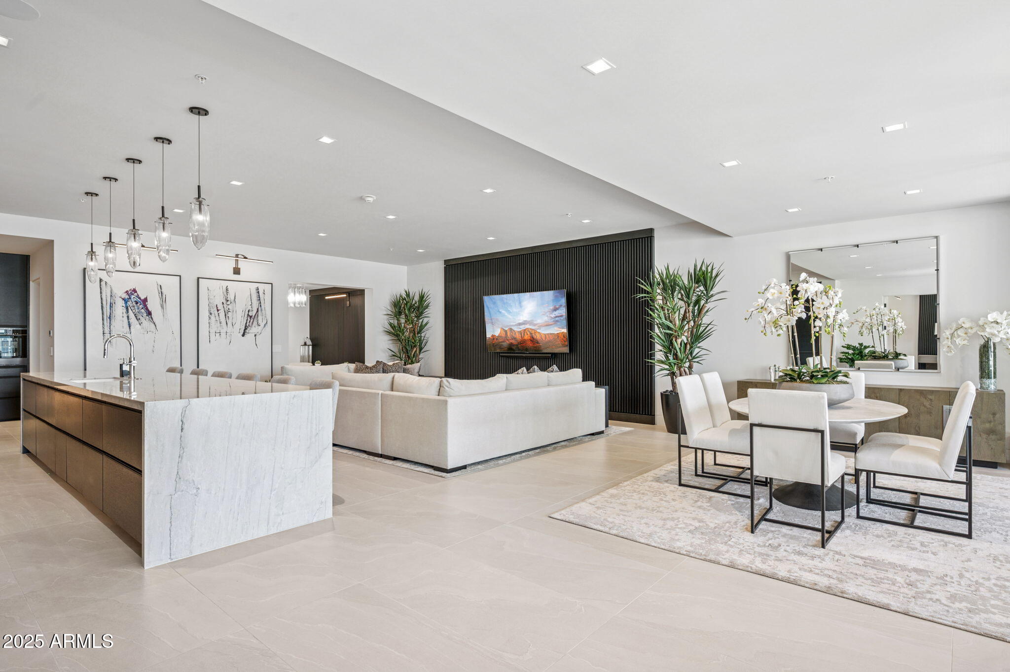 6587 N PALMERAIE Boulevard 2020