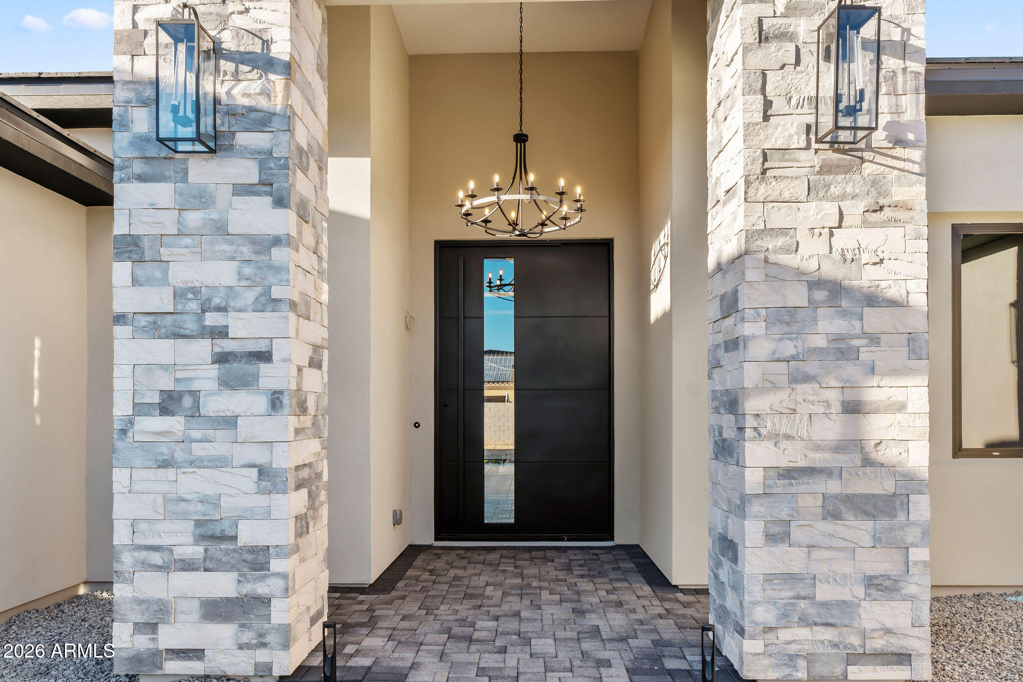 18024 W MONTEBELLO Avenue