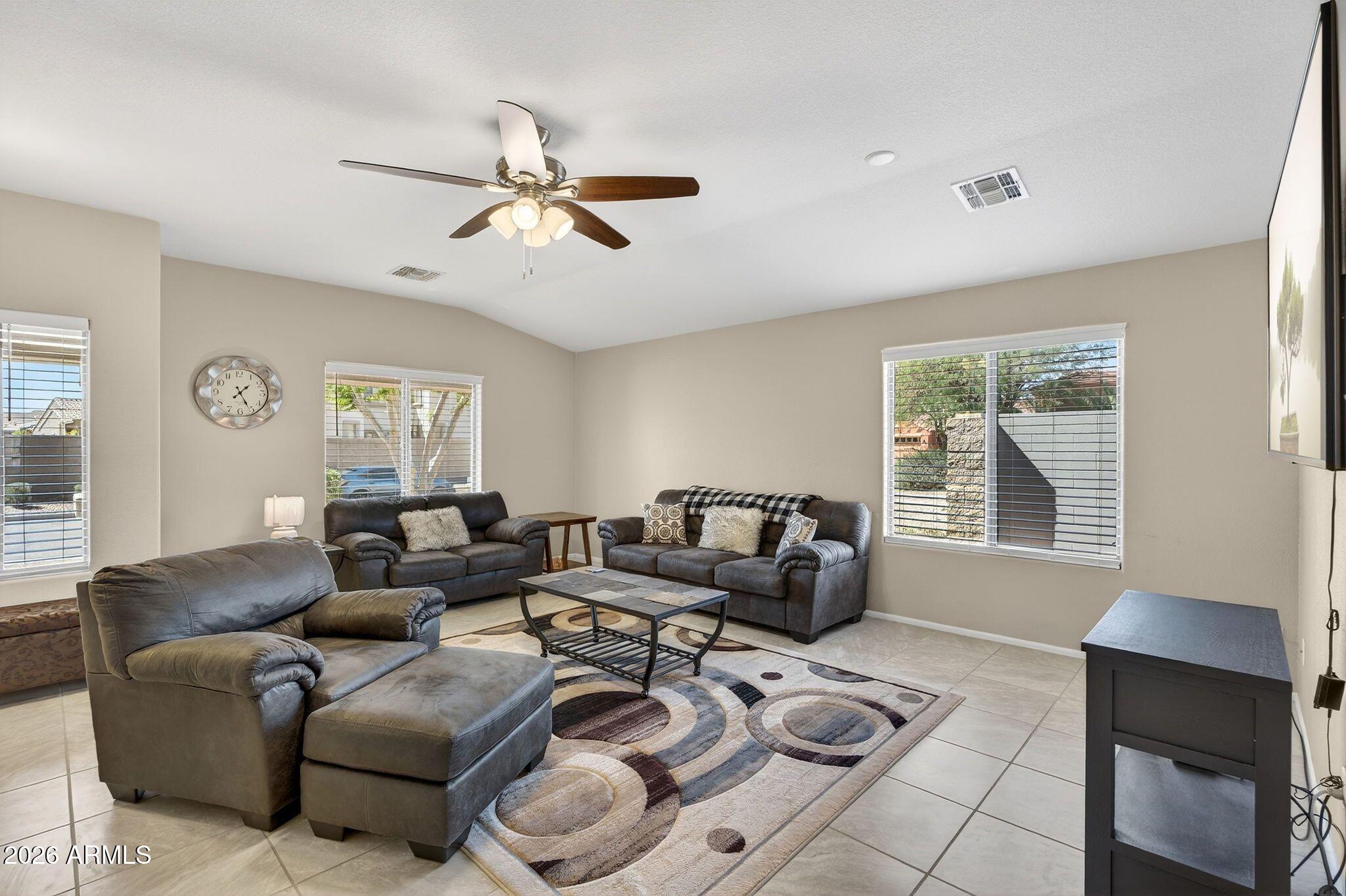 29207 N MOUNTAIN VIEW Road