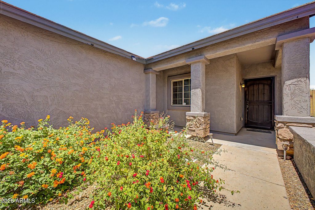 Photo of 1652 W Straight Arrow Lane, Phoenix, AZ 85085 (MLS # 7029374)