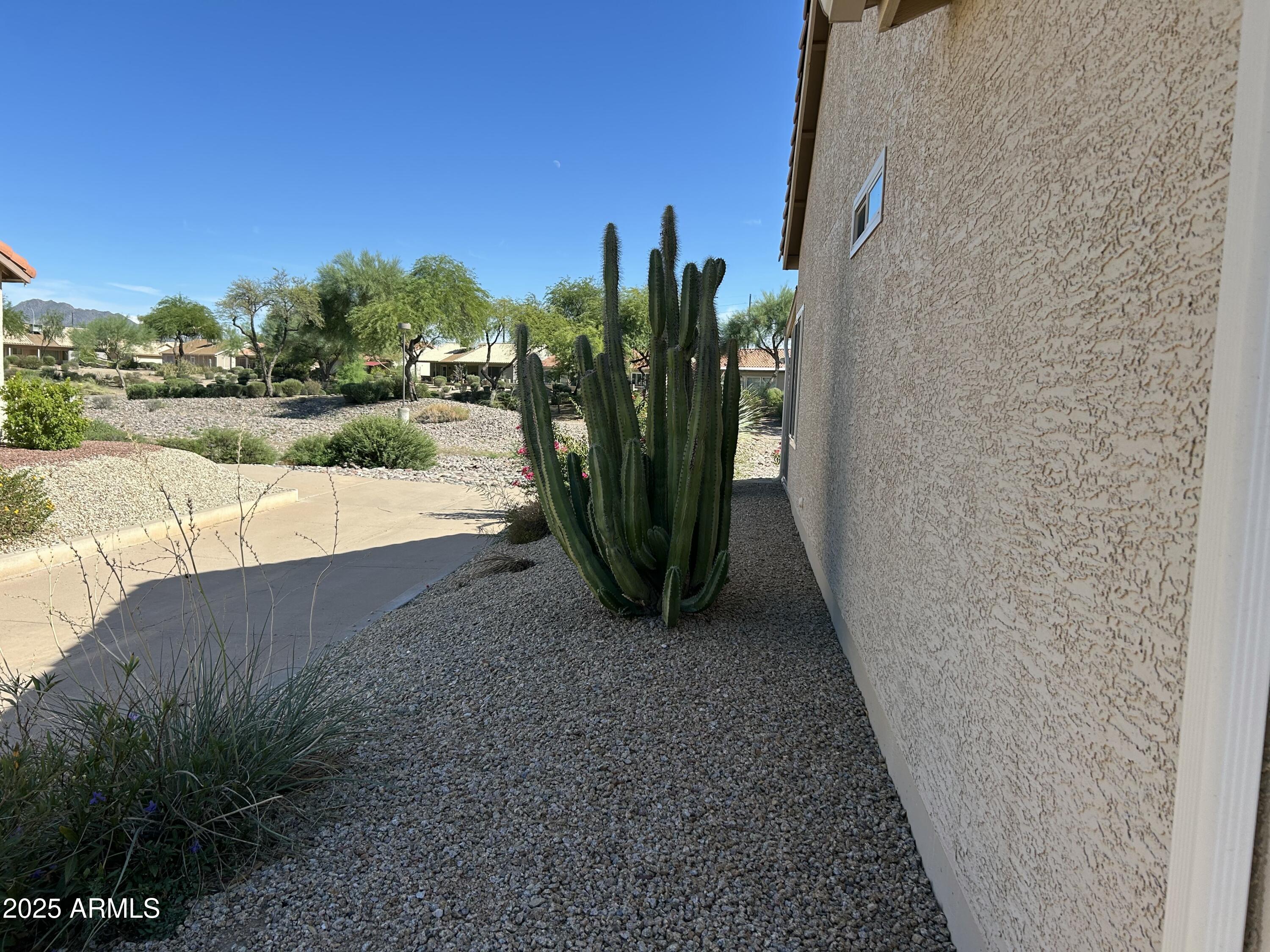 1807 E LINDRICK Drive