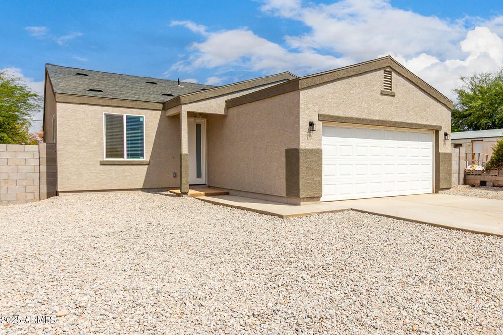 Photo of 3210 W Vaquero Drive, Eloy, AZ 85131 (MLS # 6921994)
