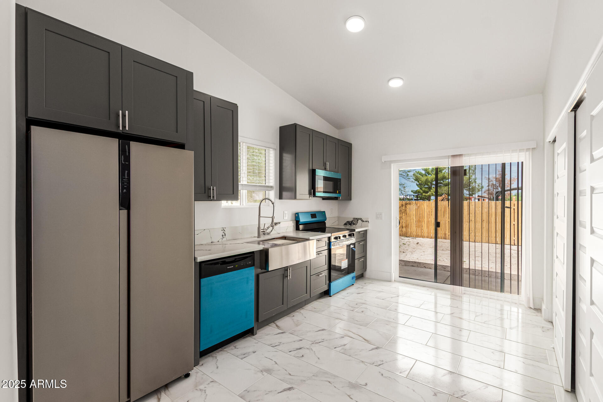 3210 W VAQUERO Drive