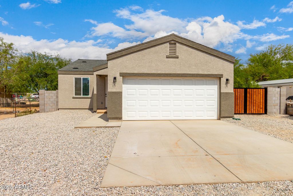 Photo of 3210 W Vaquero Drive, Eloy, AZ 85131 (MLS # 6921994)