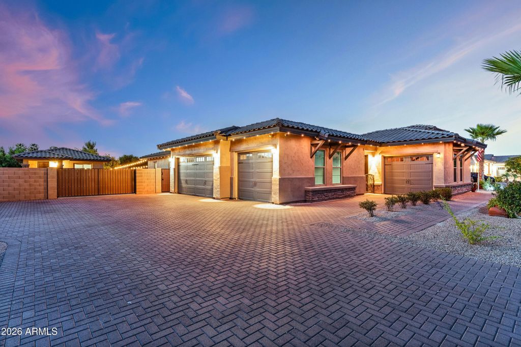Photo of 21022 E Aquarius Way, Queen Creek, AZ 85142 (MLS # 7037858)