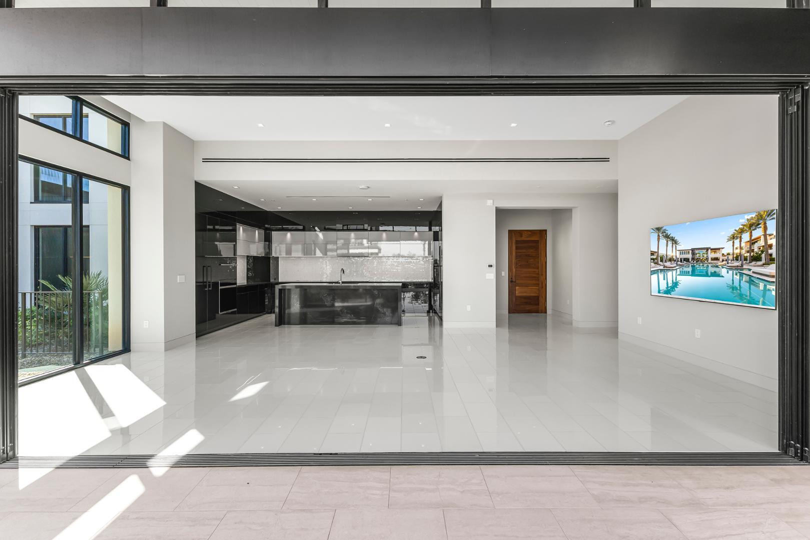 6587 N Palmeraie Boulevard Unit 2003