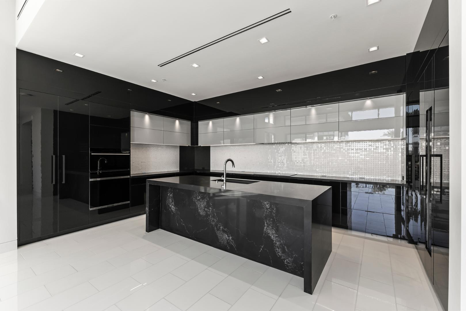 6587 N Palmeraie Boulevard Unit 2003