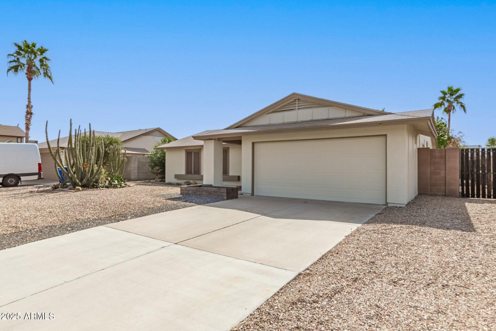 519 W PALOMINO Drive