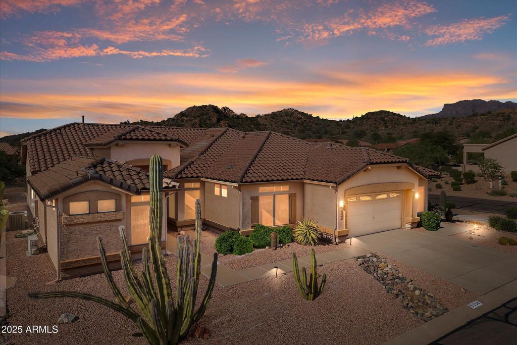 Photo of 5334 S Mohave Sage Drive, Gold Canyon, AZ 85118 (MLS # 6944188)