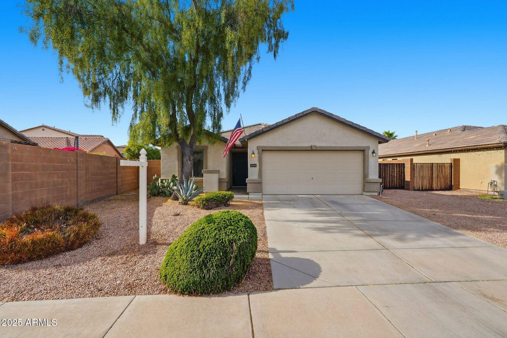 Photo of 19546 N Krupps Court, Maricopa, AZ 85138 (MLS # 6962373)
