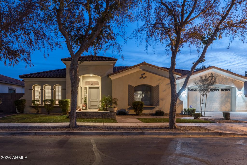 Photo of 801 W Macaw Drive, Chandler, AZ 85286 (MLS # 6979983)