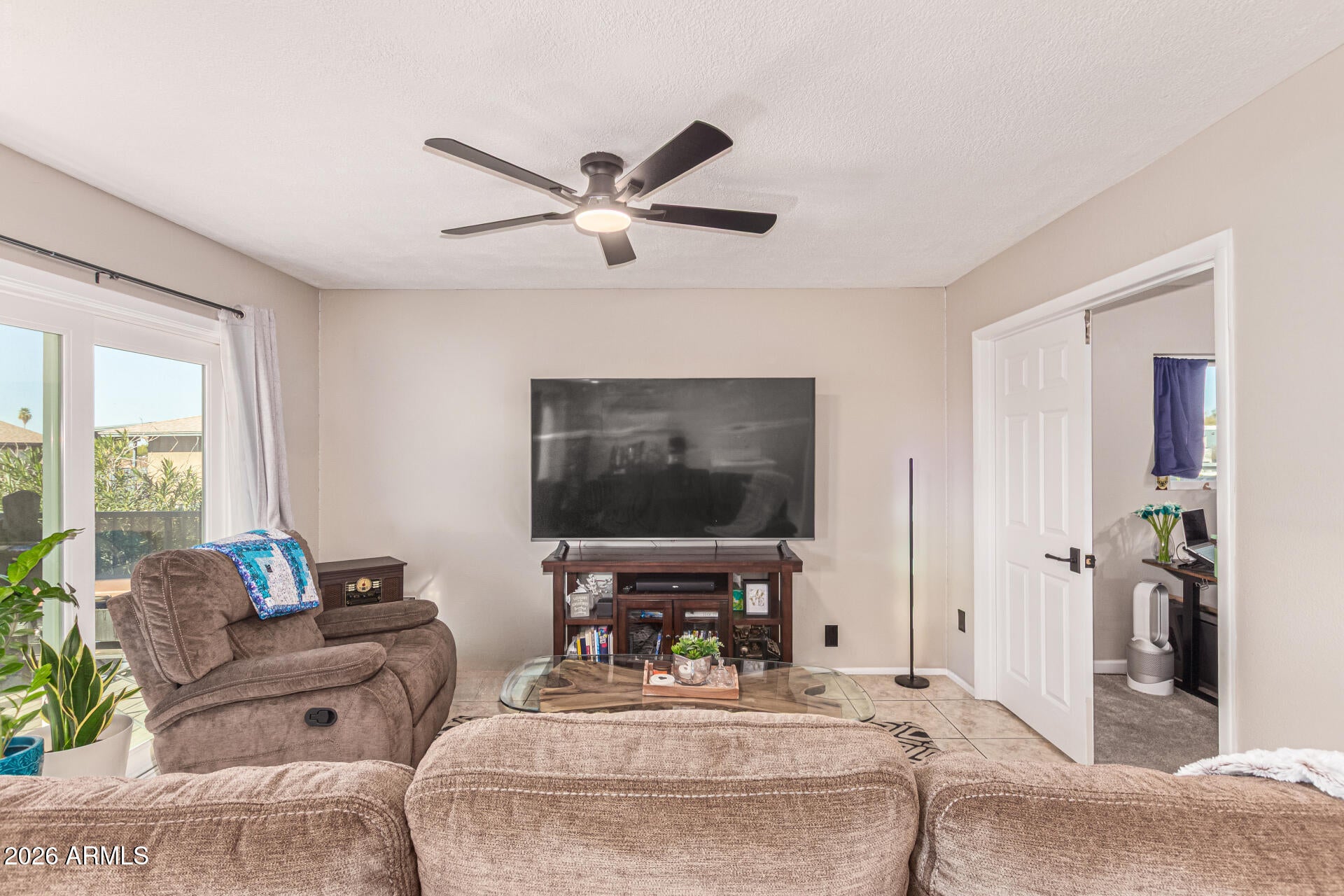 286 W Palomino Drive 104