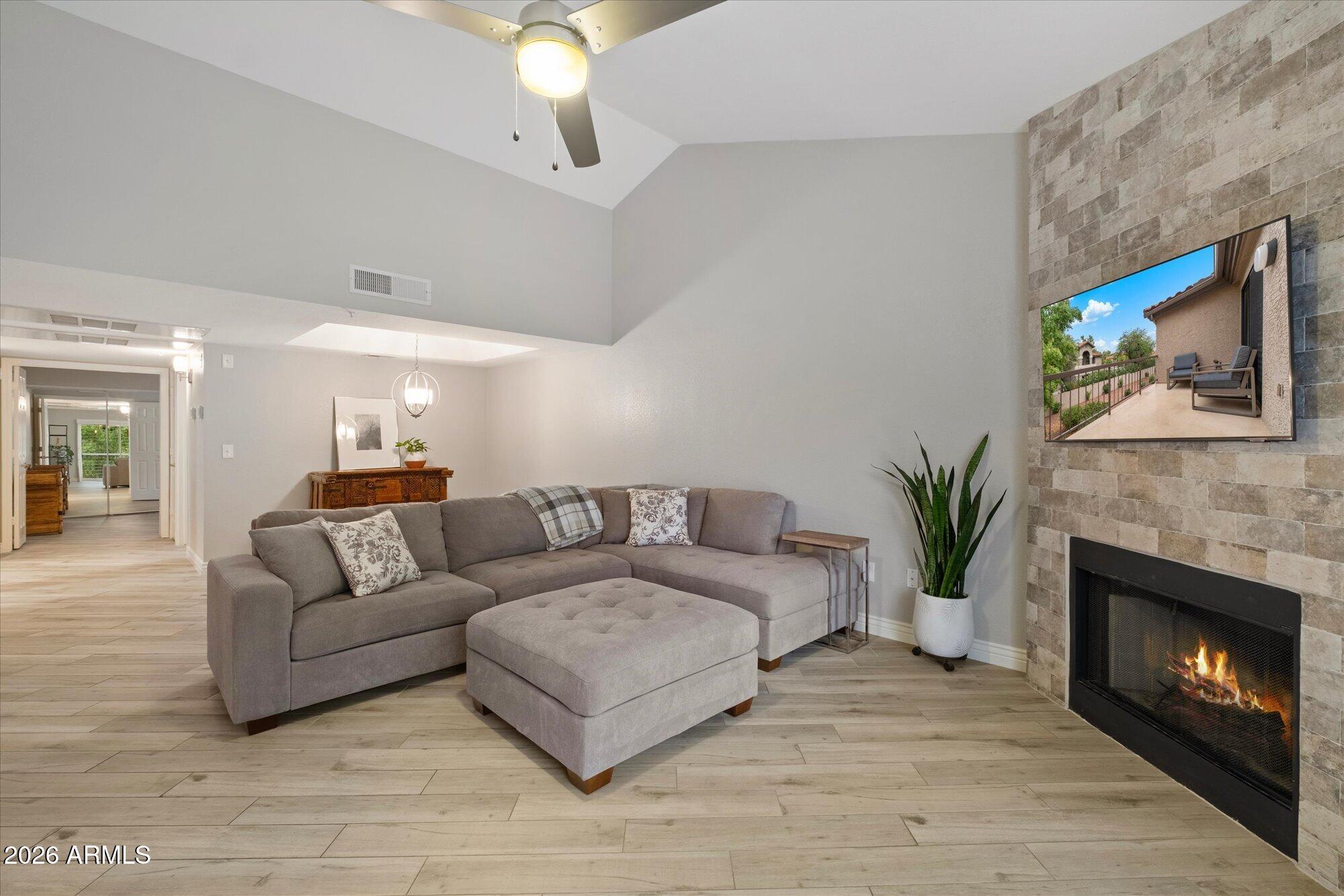 9460 E MISSION Lane 215