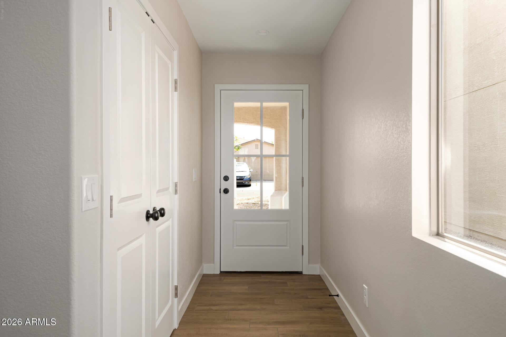 990 E Desert Rose Trail