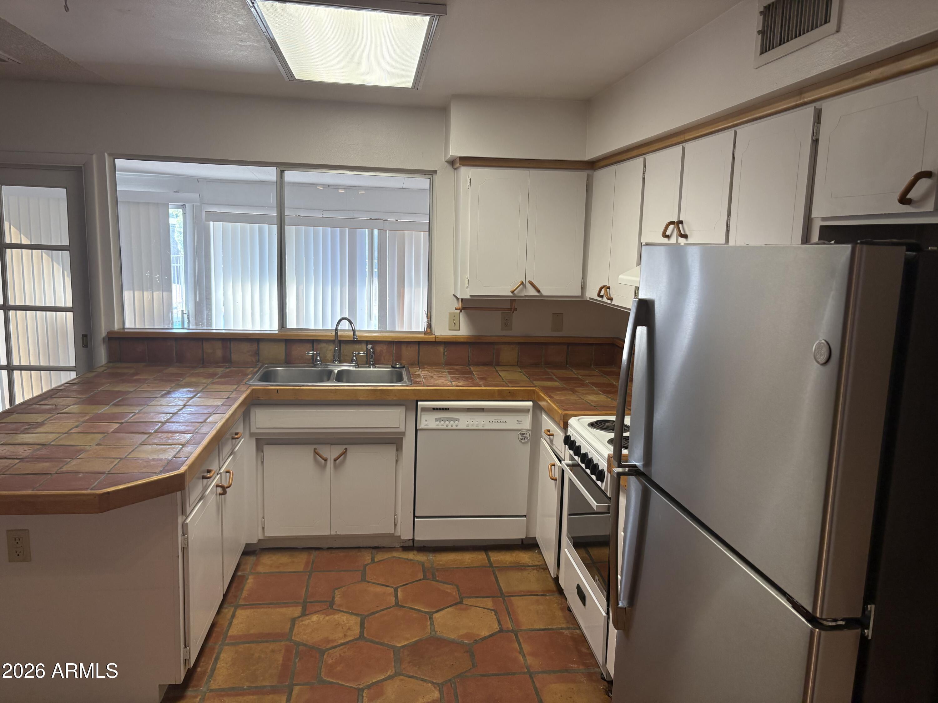 2020 E RICE Drive