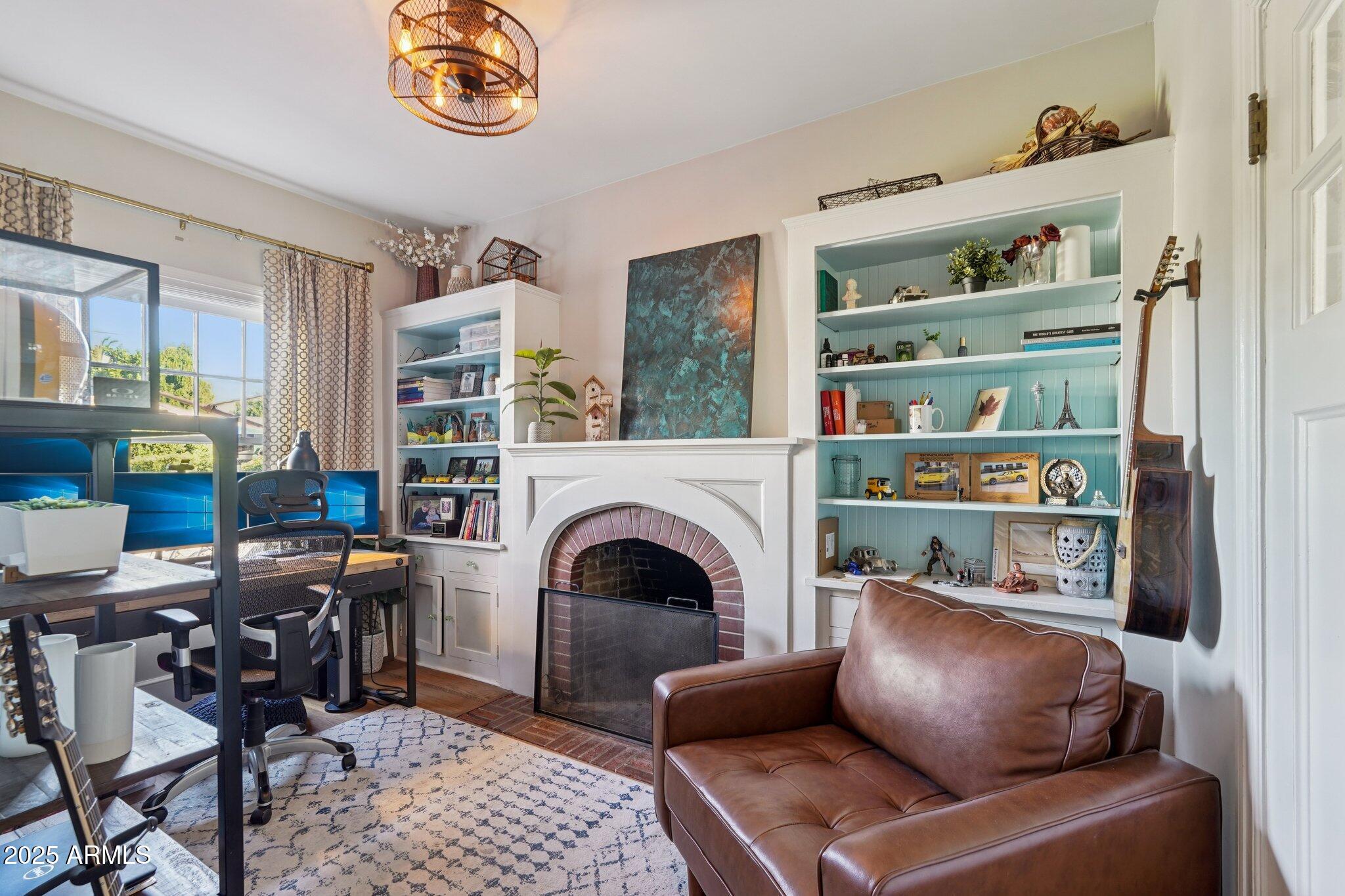 344 W LYNWOOD Street