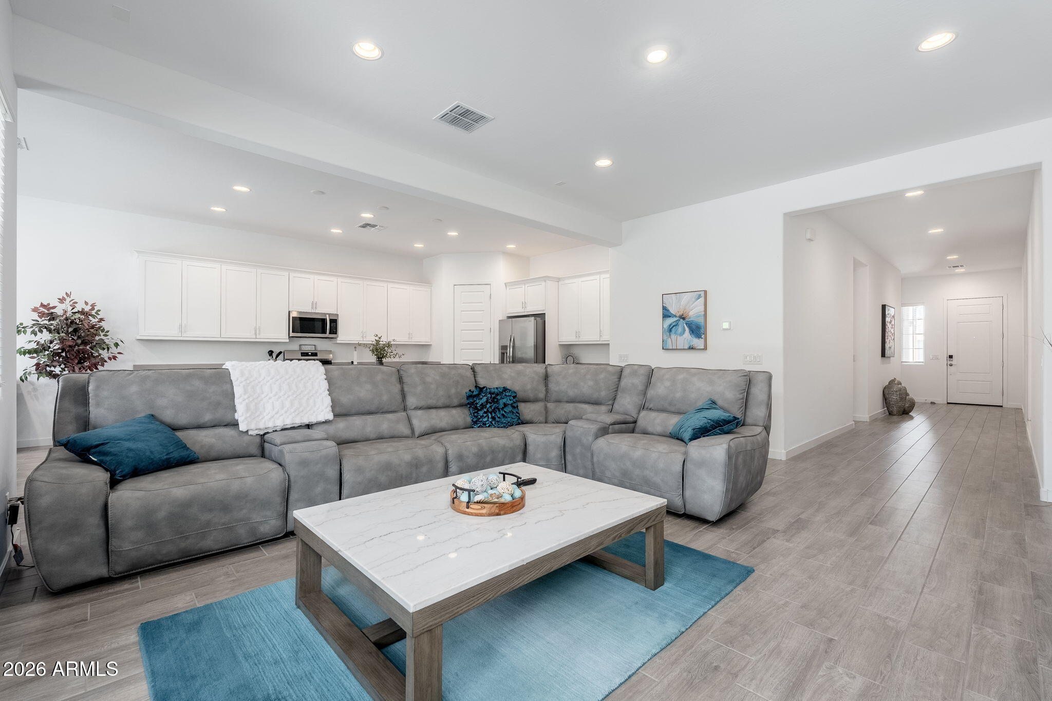 3272 W Peak View Road