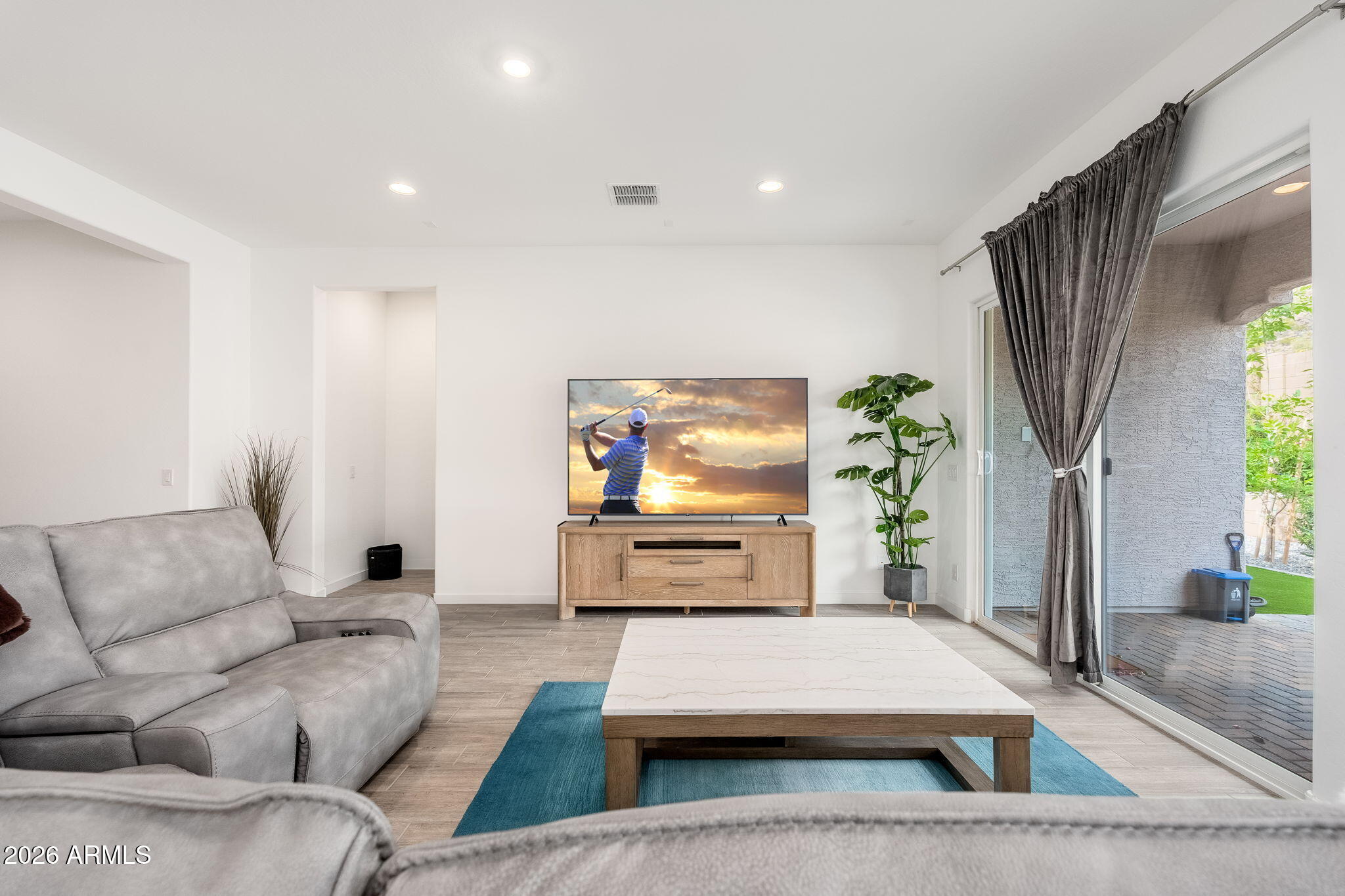 3272 W Peak View Road