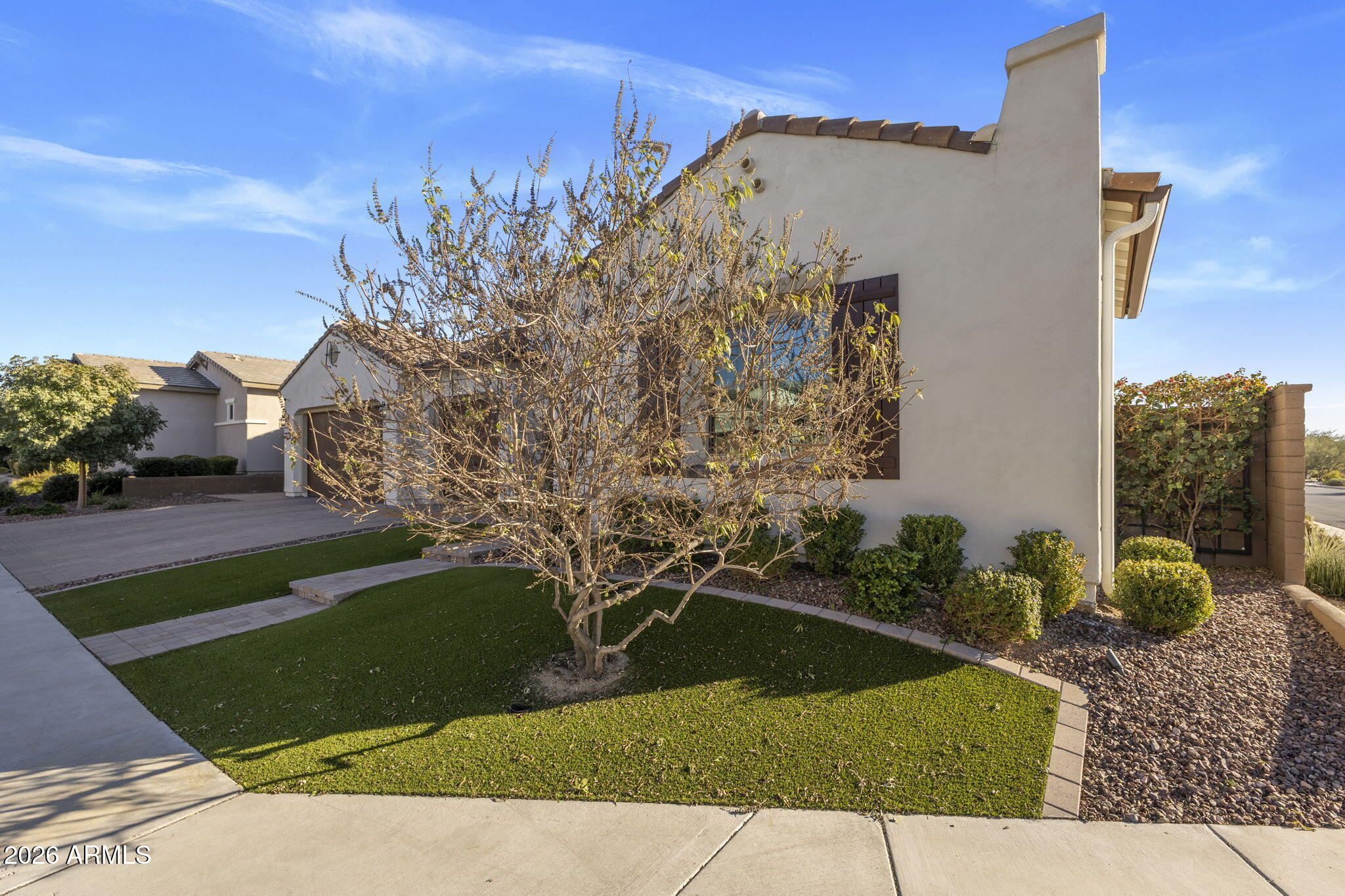 5529 E VIA CABALLO BLANCO --