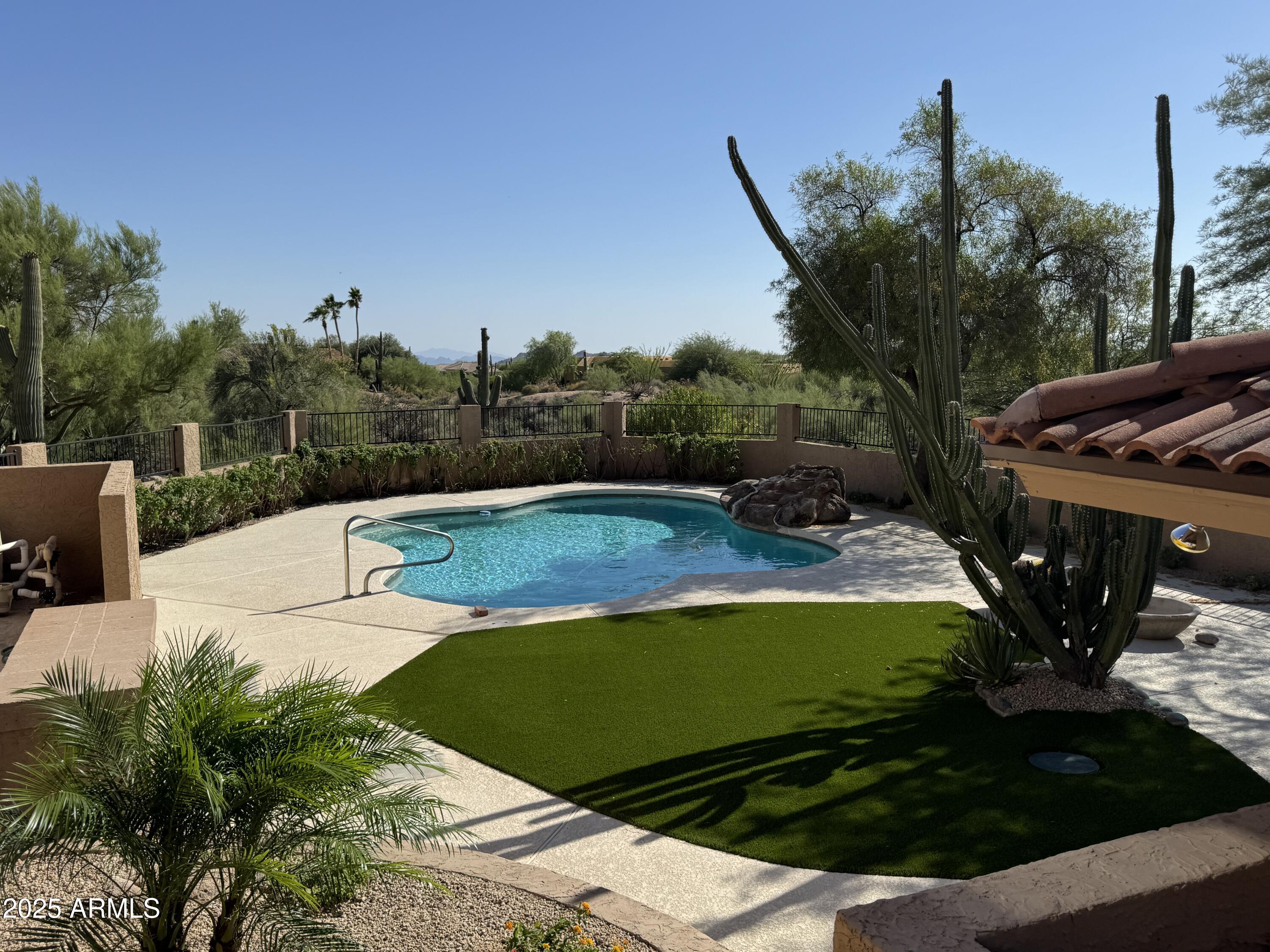 Homes 2 36618 N Wildflower Road