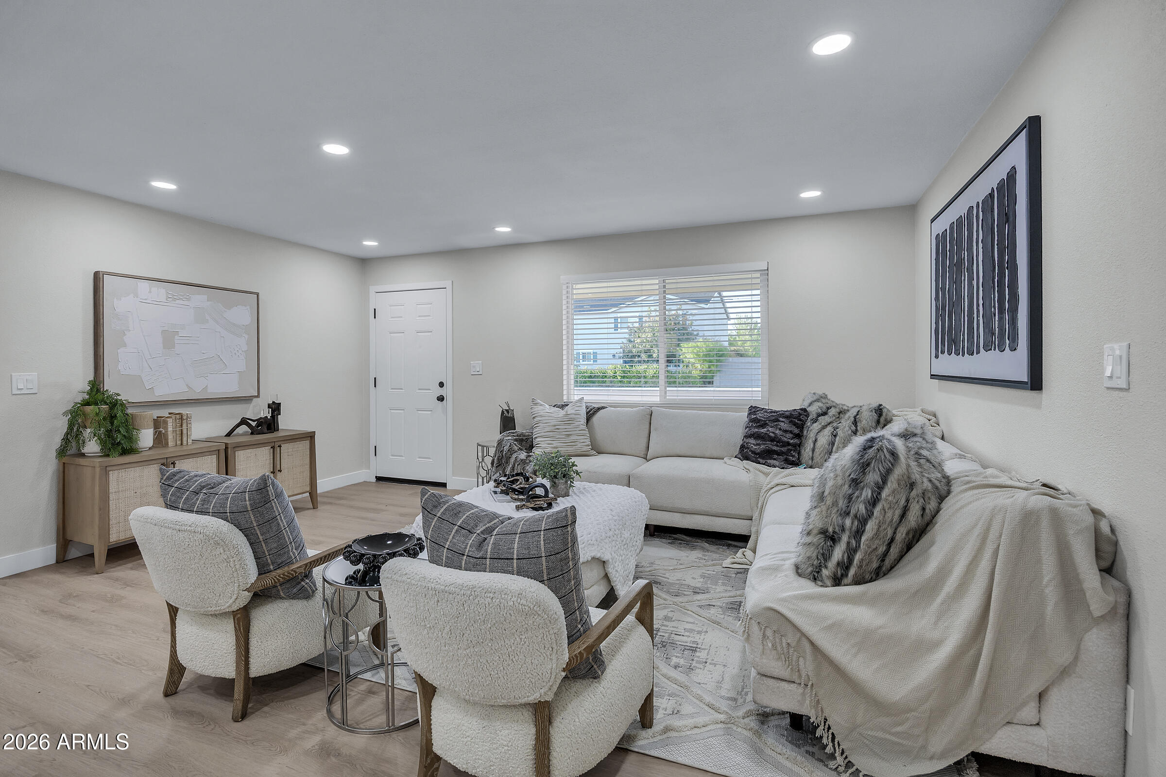 1033 W RIO SALADO Parkway