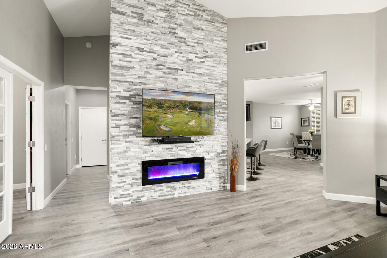 20025 N SIESTA ROCK Drive