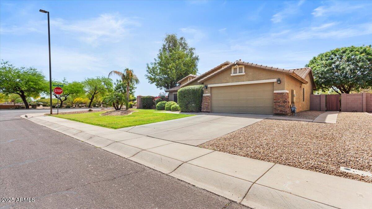 2585 E MORGAN Drive
