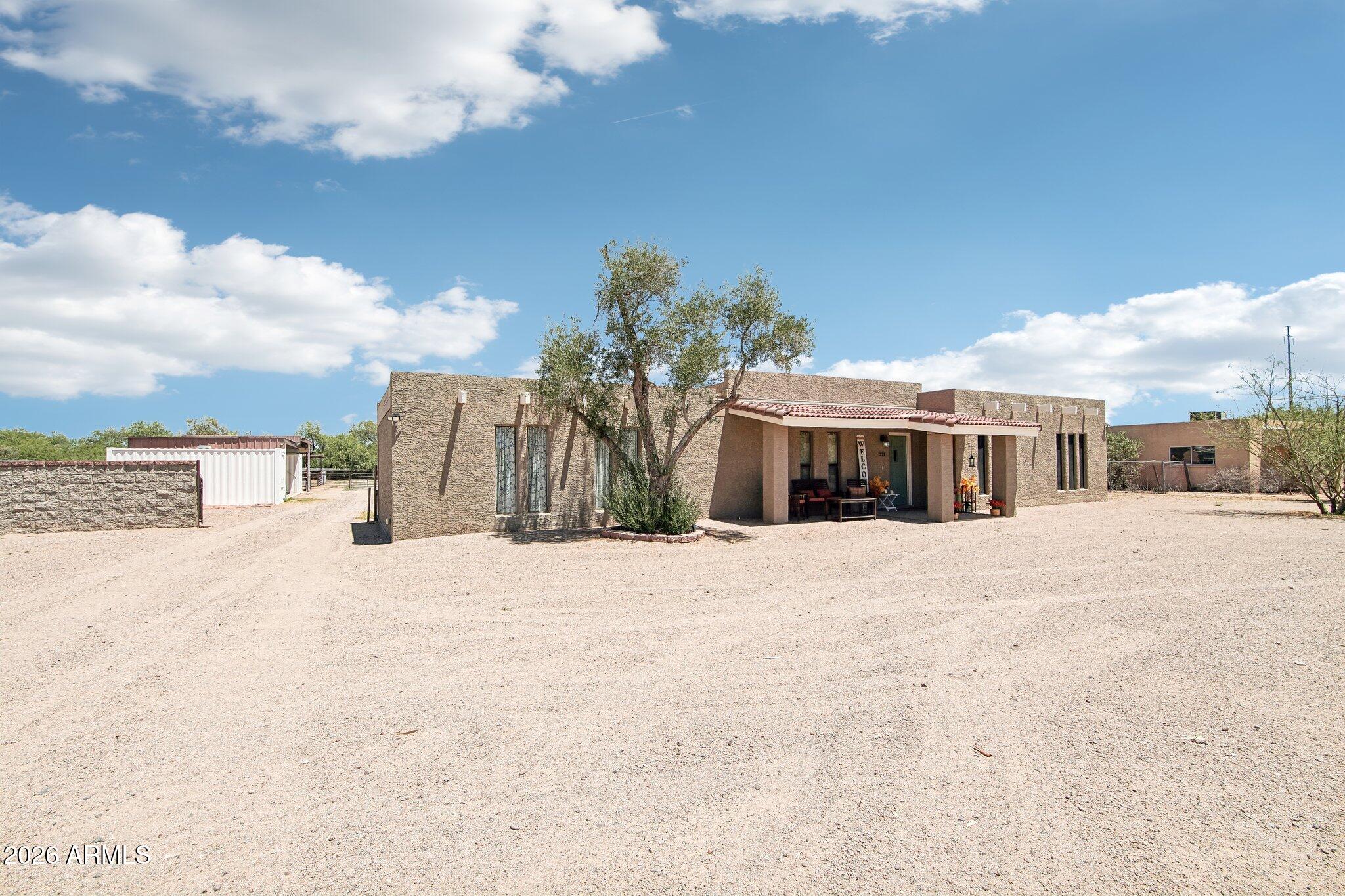 228 W CALLE TUBERIA --