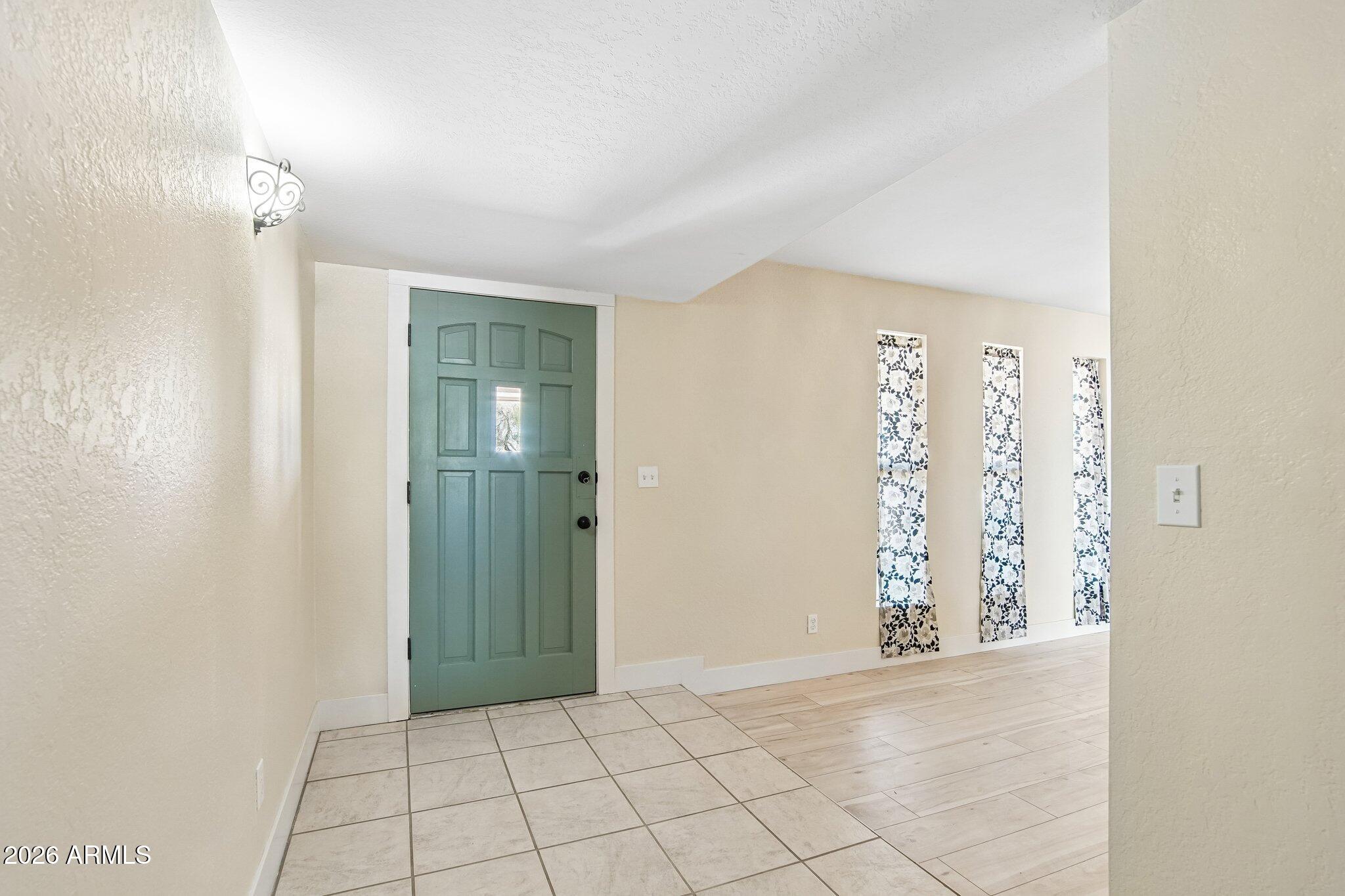 228 W CALLE TUBERIA --